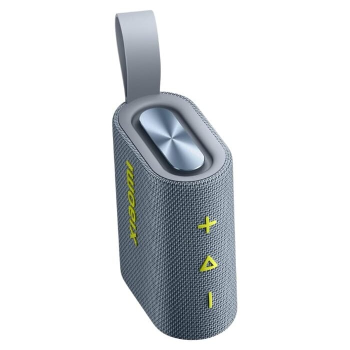 Xiaomi Sound Pocket visto de frente con sus controles laterales