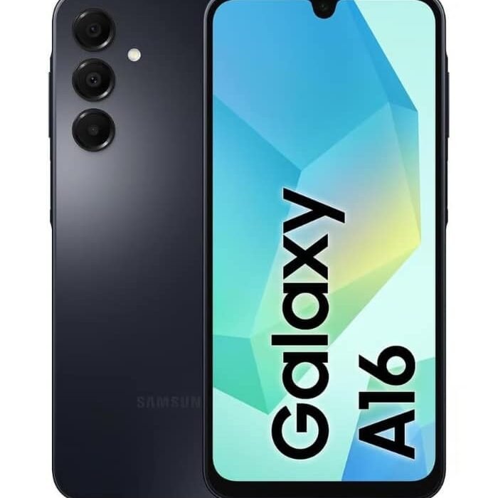 Samsung Galaxy A16 5G en azul oscuro con la pantalla encendida